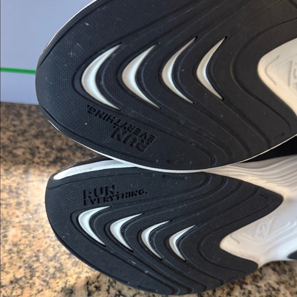 APL Men's Streamline Black and White Shoes - Picture 8 of 12